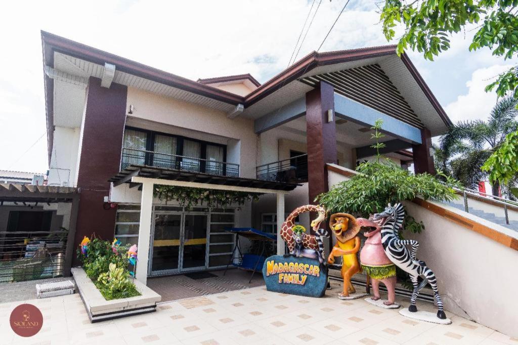 Quezon Premier Hotel - Candelaria Candelaria  Екстериор снимка