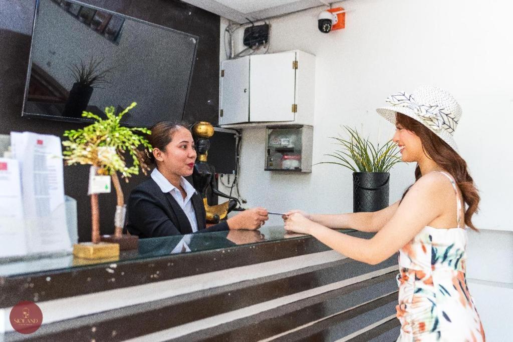 Quezon Premier Hotel - Candelaria Candelaria  Екстериор снимка
