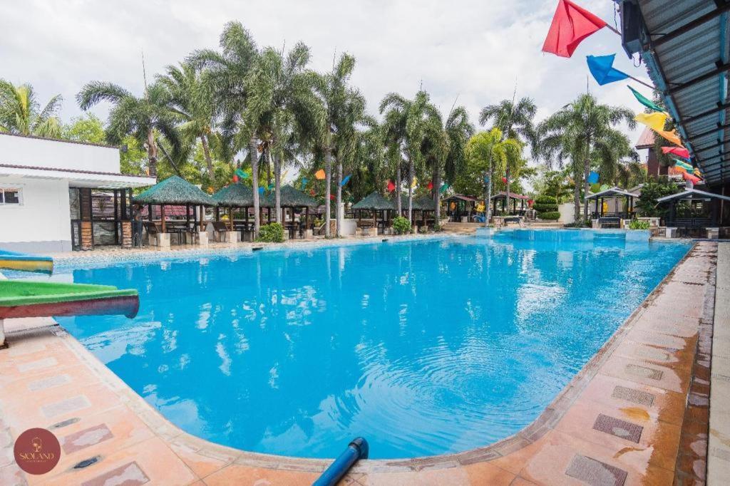 Quezon Premier Hotel - Candelaria Candelaria  Екстериор снимка