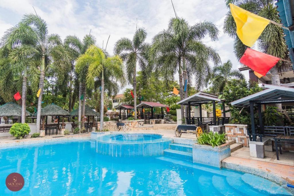 Quezon Premier Hotel - Candelaria Candelaria  Екстериор снимка