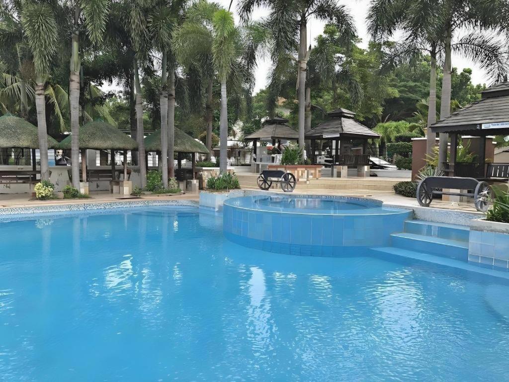 Quezon Premier Hotel - Candelaria Candelaria  Екстериор снимка