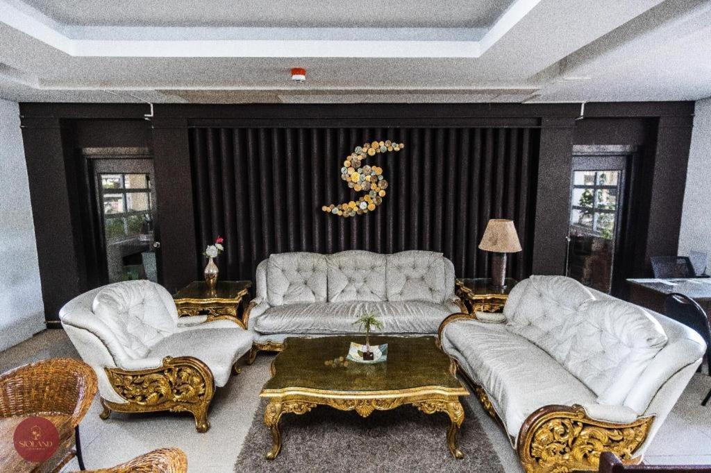 Quezon Premier Hotel - Candelaria Candelaria  Екстериор снимка
