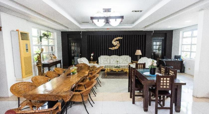 Quezon Premier Hotel - Candelaria Candelaria  Екстериор снимка
