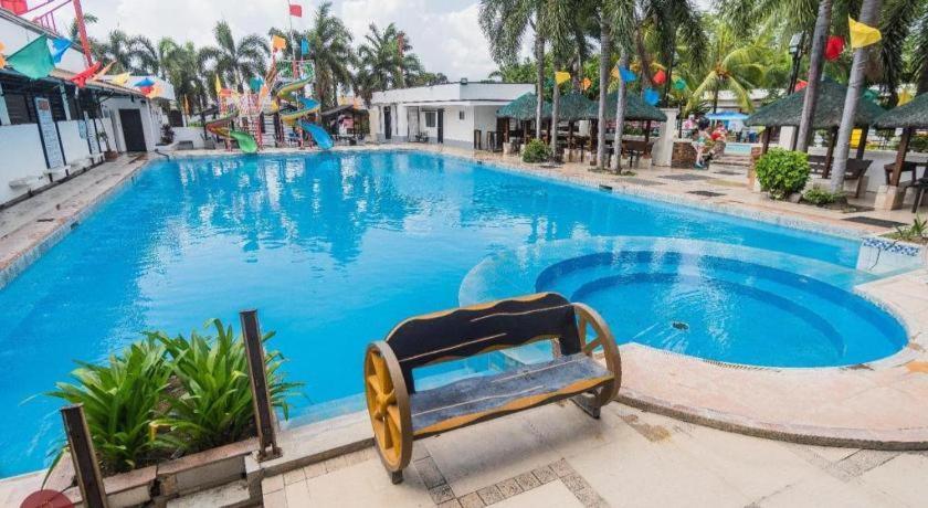 Quezon Premier Hotel - Candelaria Candelaria  Екстериор снимка