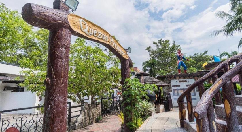 Quezon Premier Hotel - Candelaria Candelaria  Екстериор снимка