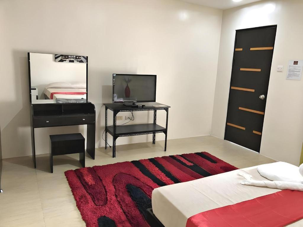 Quezon Premier Hotel - Candelaria Candelaria  Екстериор снимка