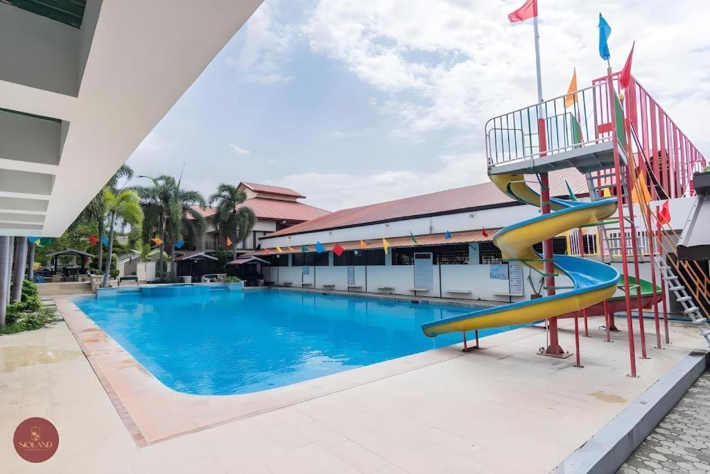 Quezon Premier Hotel - Candelaria Candelaria  Екстериор снимка